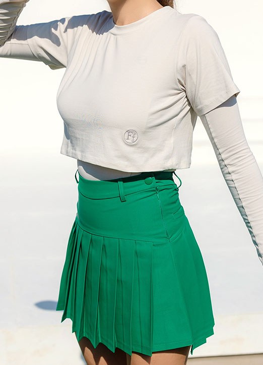 【QoG】[ゴルフウェア]  刺繍ロゴ半袖クロップドTシャツ ts18562