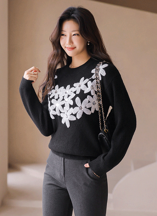 スパンコール付きフラワー刺繍ニット nt42673