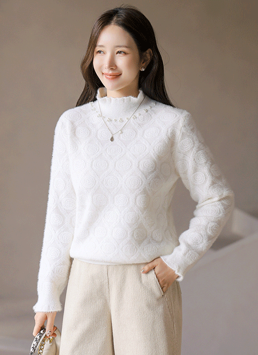 パール付き幾何柄ハイネックジャガードニットnt43087