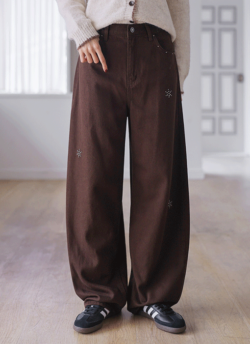 [THE ONME] 雪花スタッズ付きワイドコットンパンツ pt43114