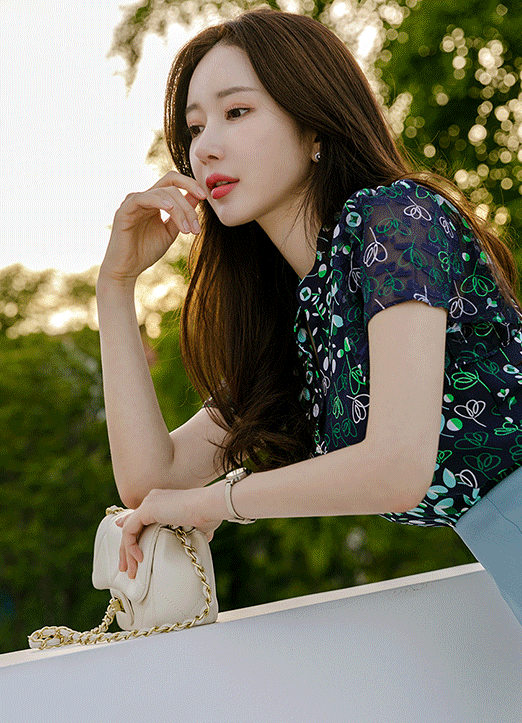 [LouisAngel] スキッパー衿 パフスリーブ フラワーブラウス bl15998