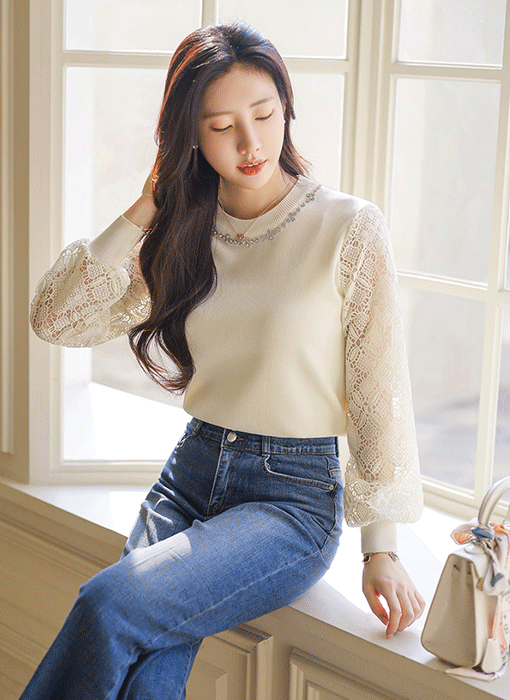 レーススリーブドッキング ビジュー付きニットプルオーバー nt44428